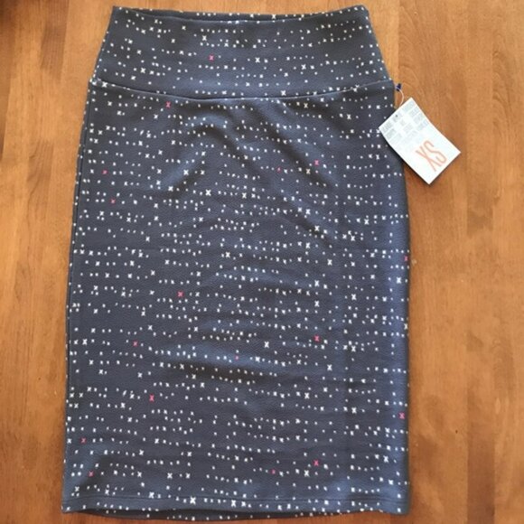 LuLaRoe Cassie - New with Tags- XS - Picture 1 of 4